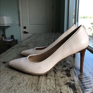 Coach 9.5 Cream/White Bead-Chain Pumps